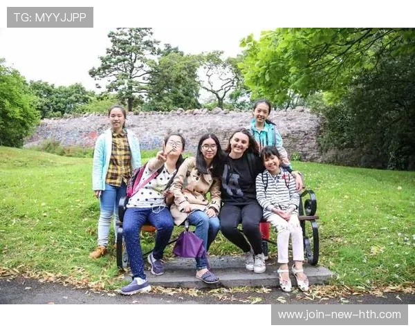 伯明翰宫城天的灵巧盘带让整个队内训练节奏上扬